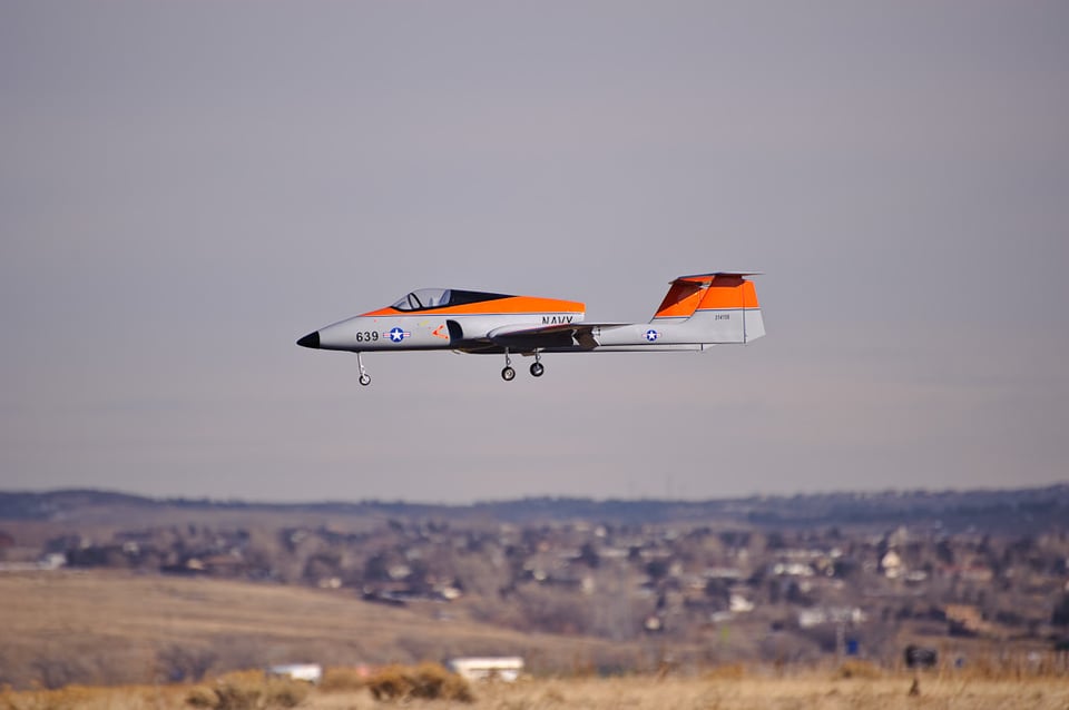 Nikon 70-300mm VR - Plane Landing