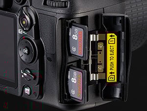 Nikon D7000 Dual Slots