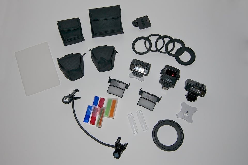 Contents of the Nikon R1C1 Lighting Kit