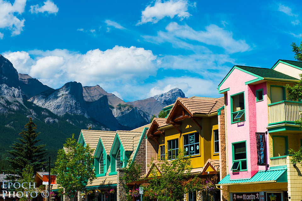 Downtown-Canmore-Stores-&-Mountains