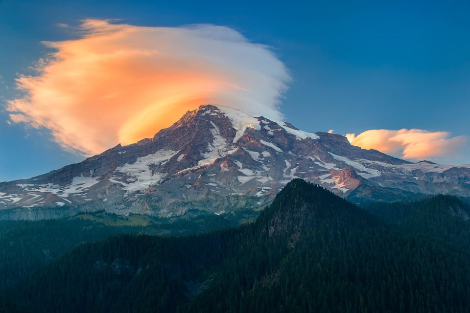 Mt Rainier with Lenticular Cloud over it. Here, Mt. Rainier is the primary subject I am trying to showcase. The lenticular cloud serves as a secondary or a supporting element.