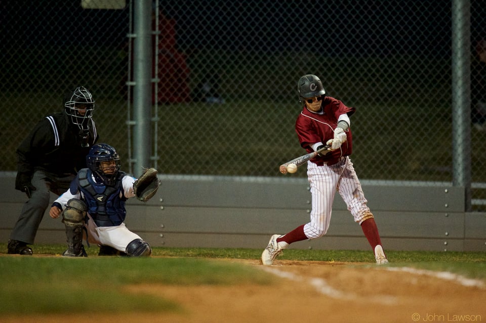 Baseball (2) ISO 12800 f_4 1_2000s 600mm