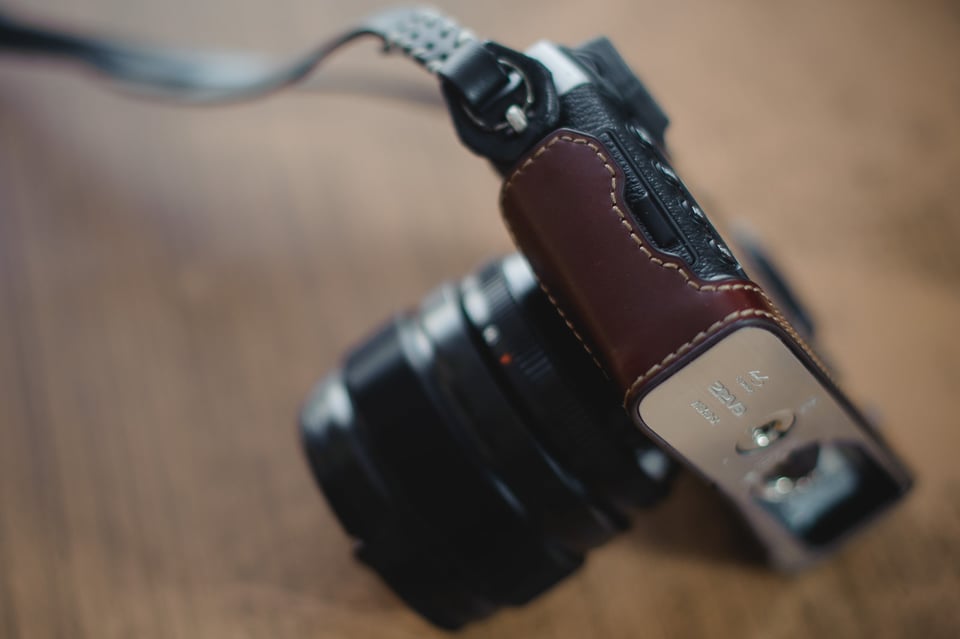 Gariz Leather Half-Case for Fujifilm X-E1-4