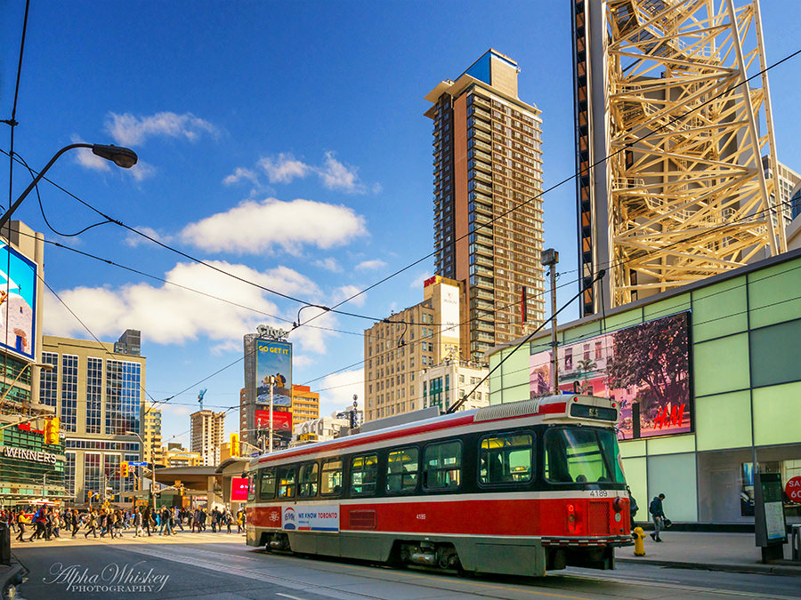 8a Yonge-Dundas Square