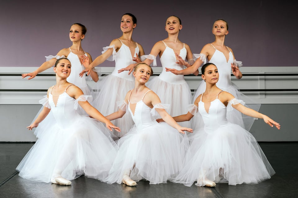 Ballet Dancers 02