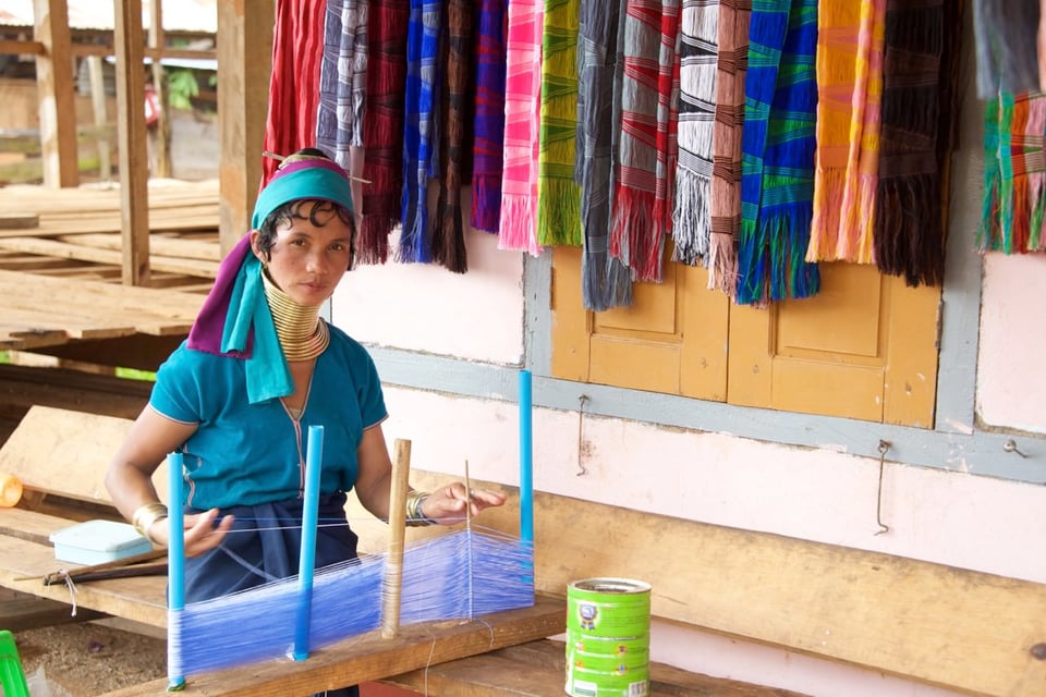 Long-Necked Padaung Ladies (8)