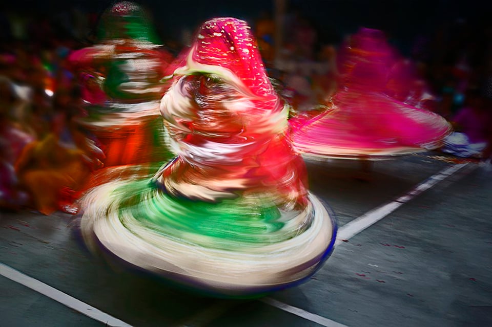 4.-Barsana-Swarup-Chatterjee_Holi-India-Eunuchs