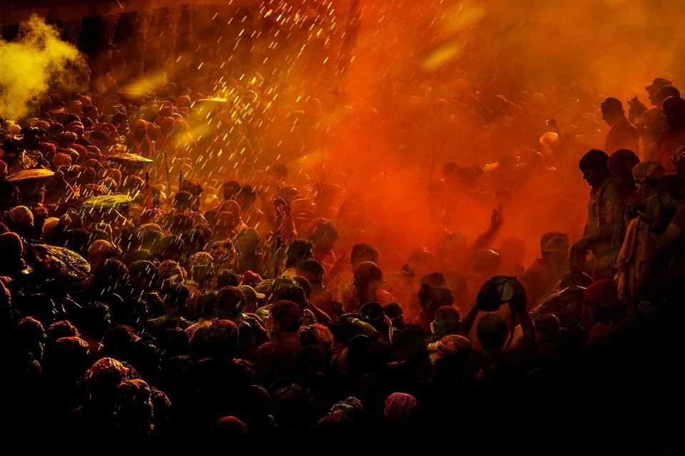 5.-Swarup-Chatterjee_Holi-India-Barsana