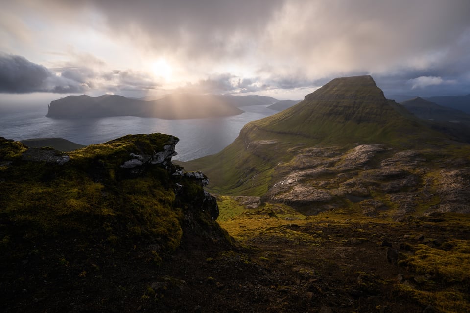 An HDR photo of sunset in the Faroe Islands, taken with the Nikon Z7 mirrorless camera.