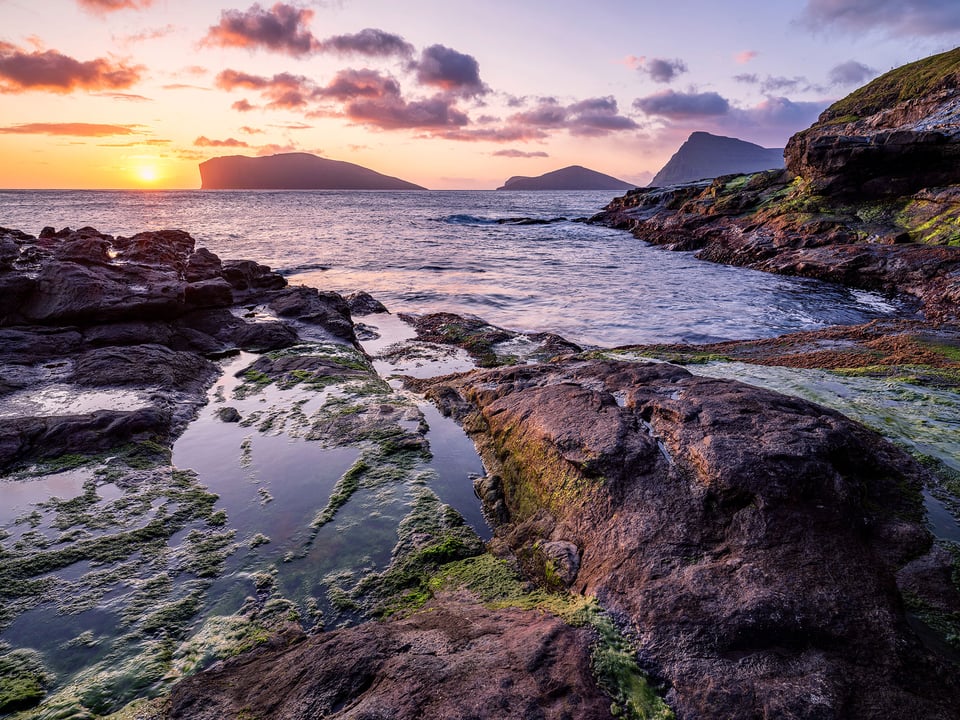 An image of a seascape, captured with a polarizing filter