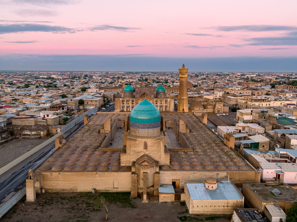 Poi Kalon Aerial View from Behind