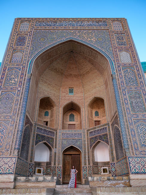 Vertical image of Miri-Arab Madrasah in Uzbekistan
