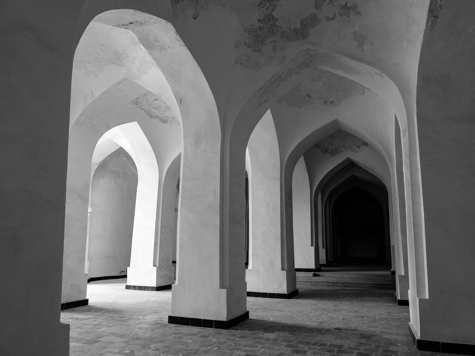 Poi Kalon Mosque Arches