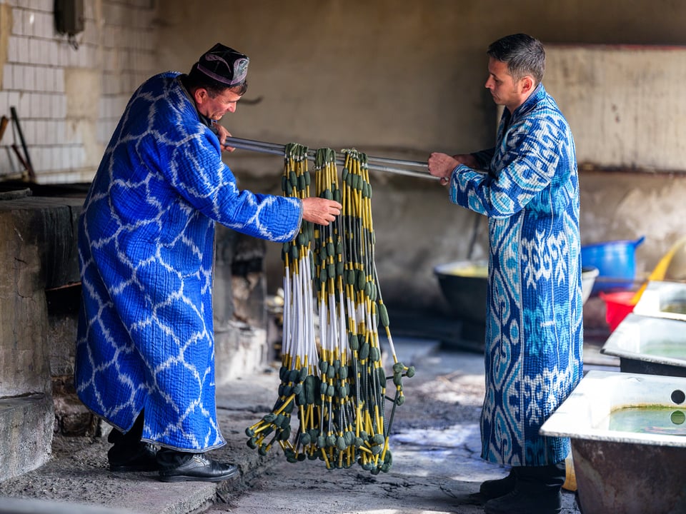 The process of coloring of silk