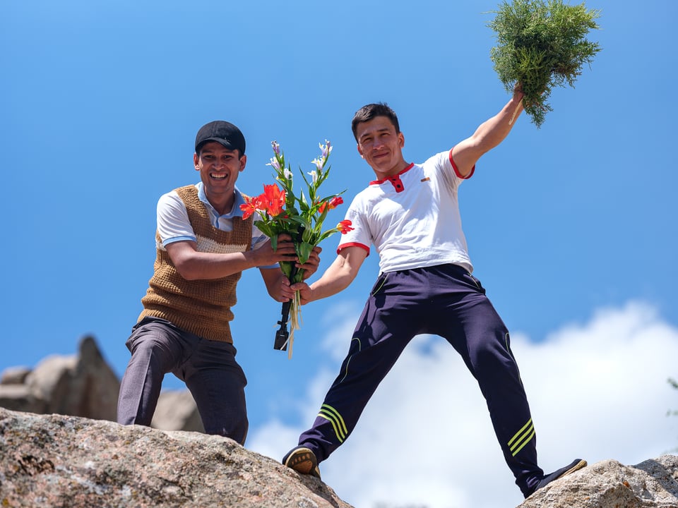 Guys with flowers, Uzbekistan