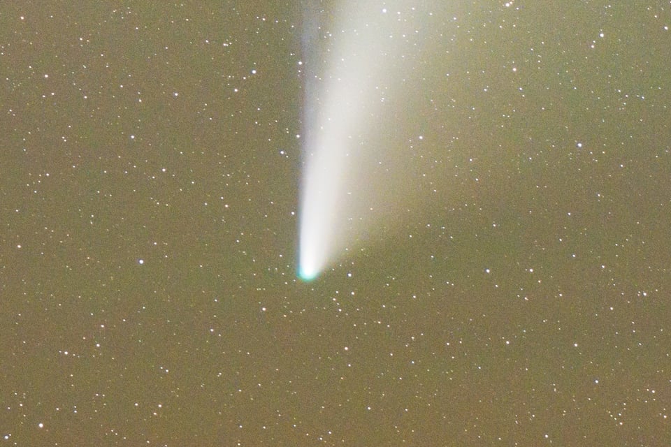 53 Image Stack Neowise Crop