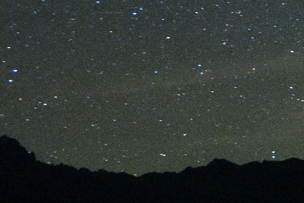 100% crop of Milky Way image at 24mm