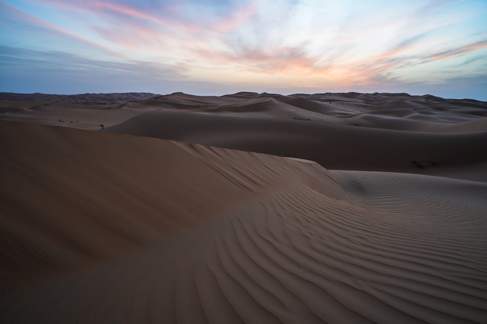 Desert landscape composition without excluding distractions