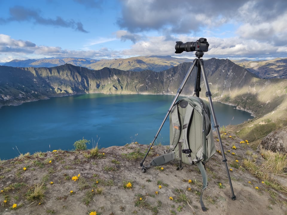 Tripod and bag_Quilotoa