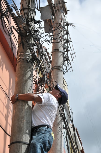 Powerline removal tool_Luminar Neo