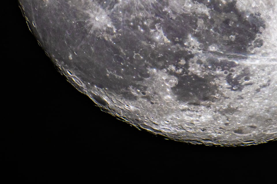 Moon 100% Crop at 1600mm