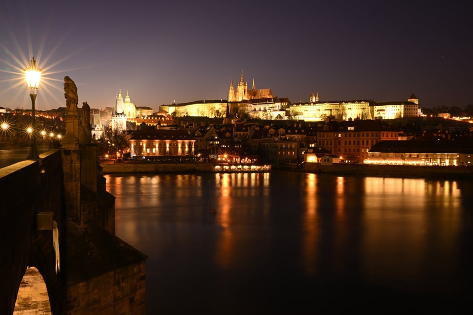 Nikon 24-120mm f4_captured at f16_view from Charles Bridge