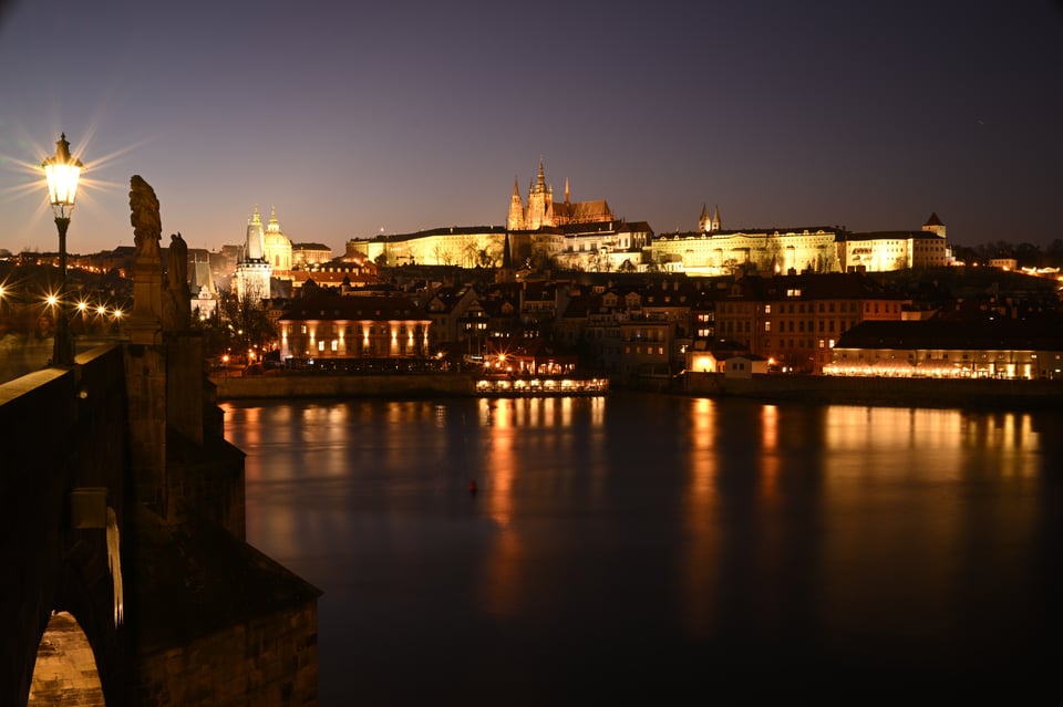 Pergear 35mm f1,4_captured at f16_view from Charles Bridge.JPG