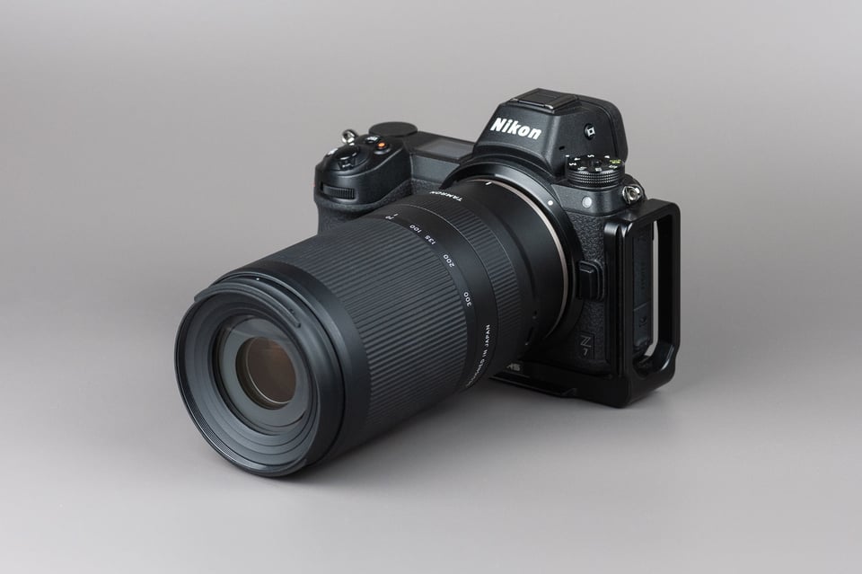 tamron-70-300-f4.5-6.3-product-image-size-on-camera