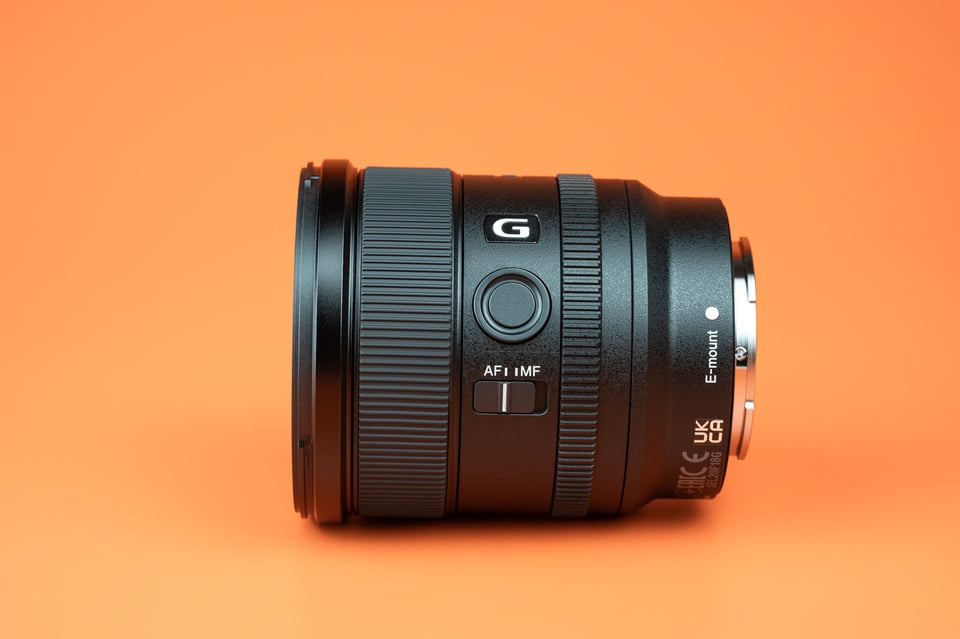 Sony 20mm f1.8 G Side View AF Switch