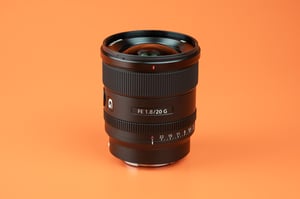 Sony FE 20mm f1.8 G Product Photo