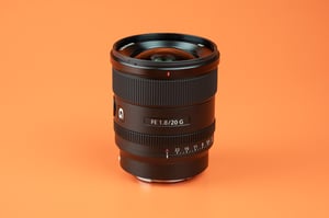 Sony FE 20mm f1.8 G Product Photo