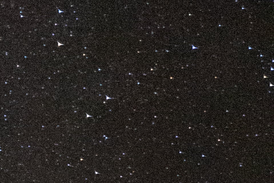 Canon RF 15-35mm f2.8 Night Sky Coma Crop 28mm