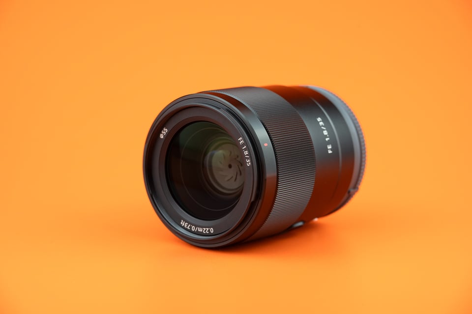 Sony FE 35mm f/1.8 Review