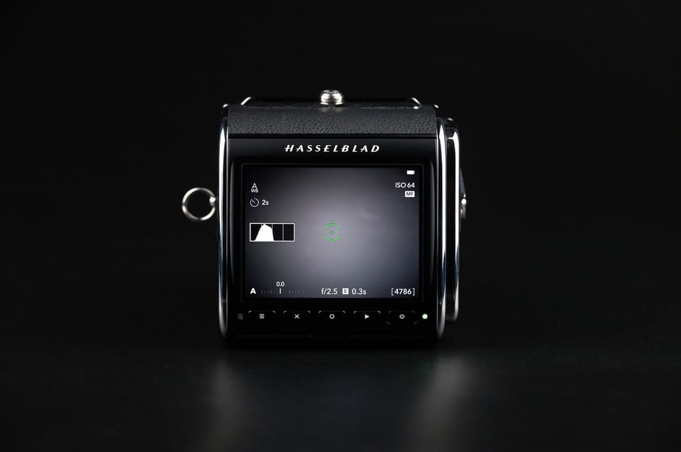Hasselblad-907X-100C-Product-Photo-live-view-screen