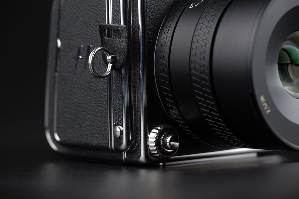 Hasselblad-907X-100C-Product-Photo-shutter-button