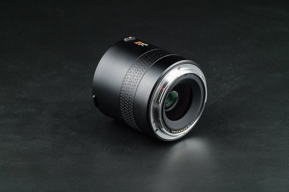 Hasselblad XCD 75mm f3.4 P Metal Lens Mount and Controls