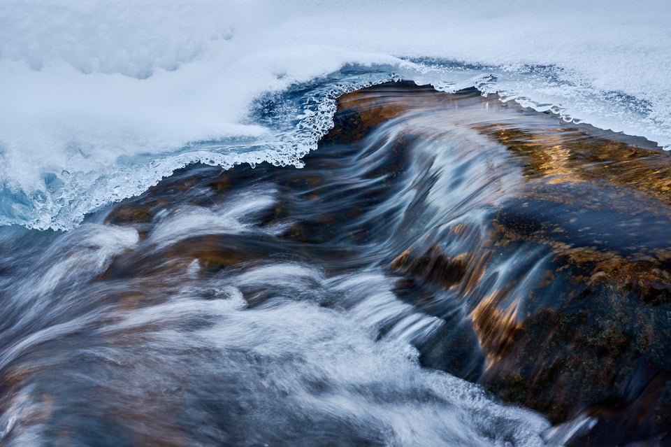 Water, ice and warm colors