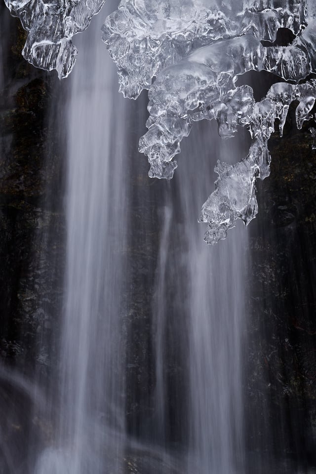 Frozen waterfall V