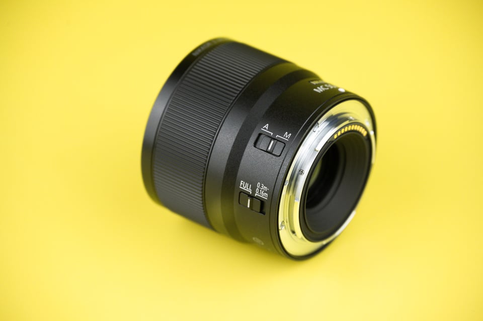 Nikon-Z-MC-50mm-f2.8-Macro-Lens-Product-Photo-Controls-Switches