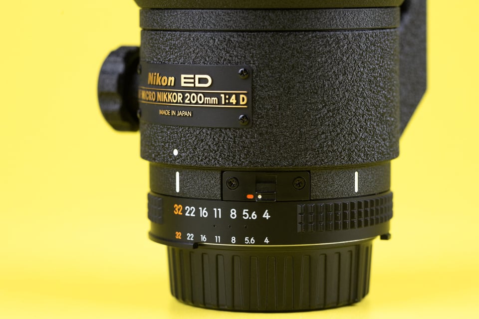 AF Micro-Nikkor 200mm f:4D Macro Lens Product Photo-00003