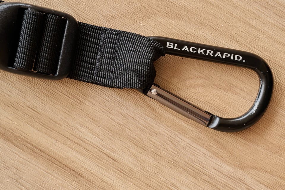 Blackrapid-Backpack-Strap-Carabiner