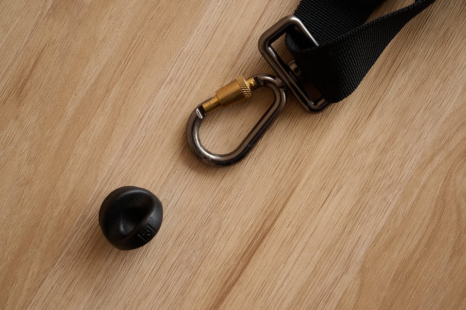 Blackrapid-Backpack-Strap-bolt