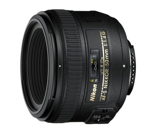 لنز Nikon 50mm f/1.4G AF-S - این لنز دارای حداکثر دیافراگم f/1.4 است.