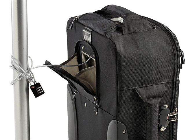 Feature-Airport-International-V-20-Rolling-Camera-Bag-3