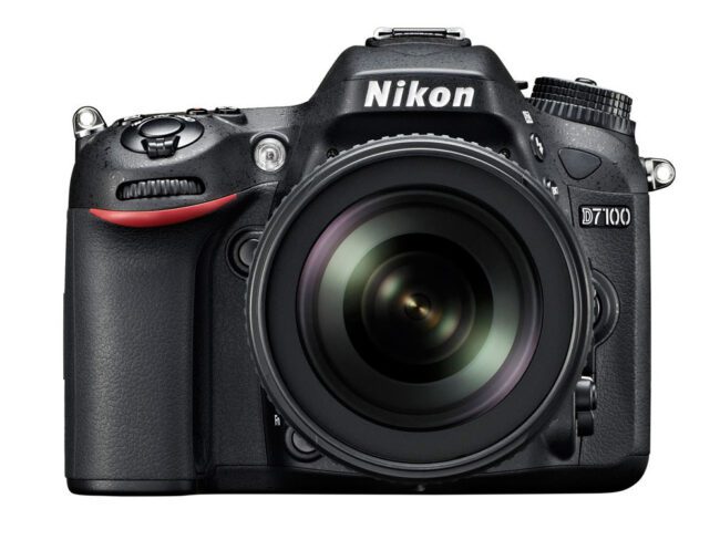 Nikon D7100 Front