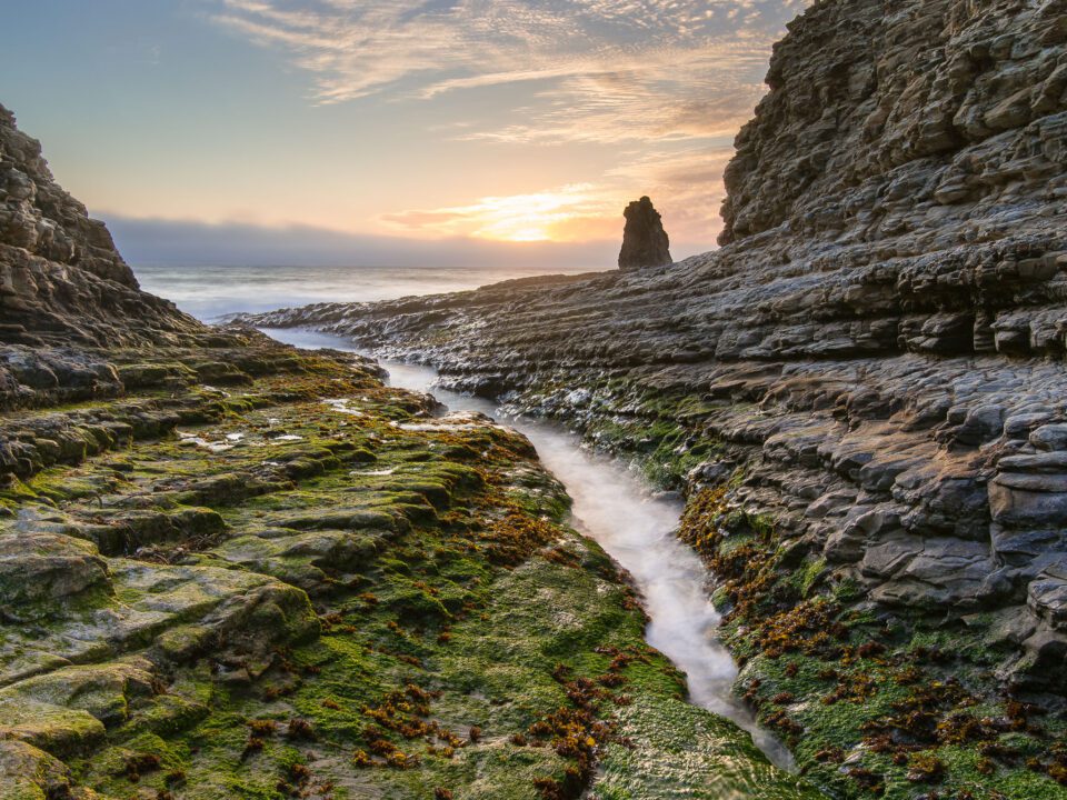 Davenport Beach Crevice - Best Photo Spots