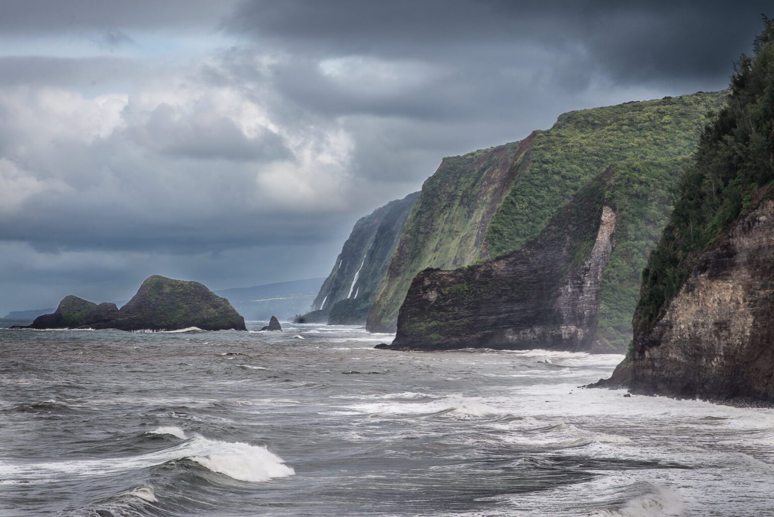 Pololu Valley Lookout - Best Photo Spots