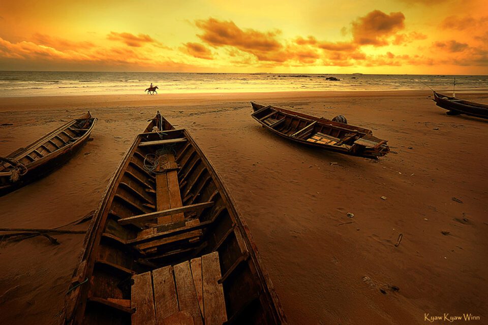 15. Kyaw-Kyaw-Winn_Sunset-Beach-Horse_Myanmar