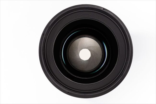An image of a lens and its aperture blades
