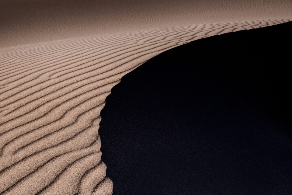 Curved dune